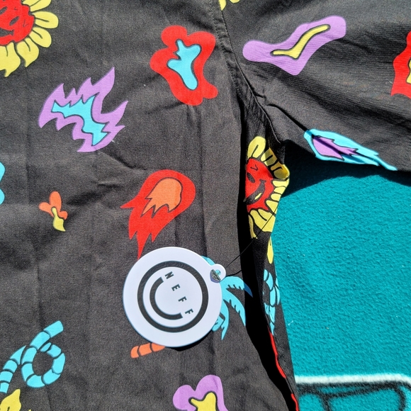 Neff Hawaiian Button Shirt Medium NWT - Picture 3 of 5